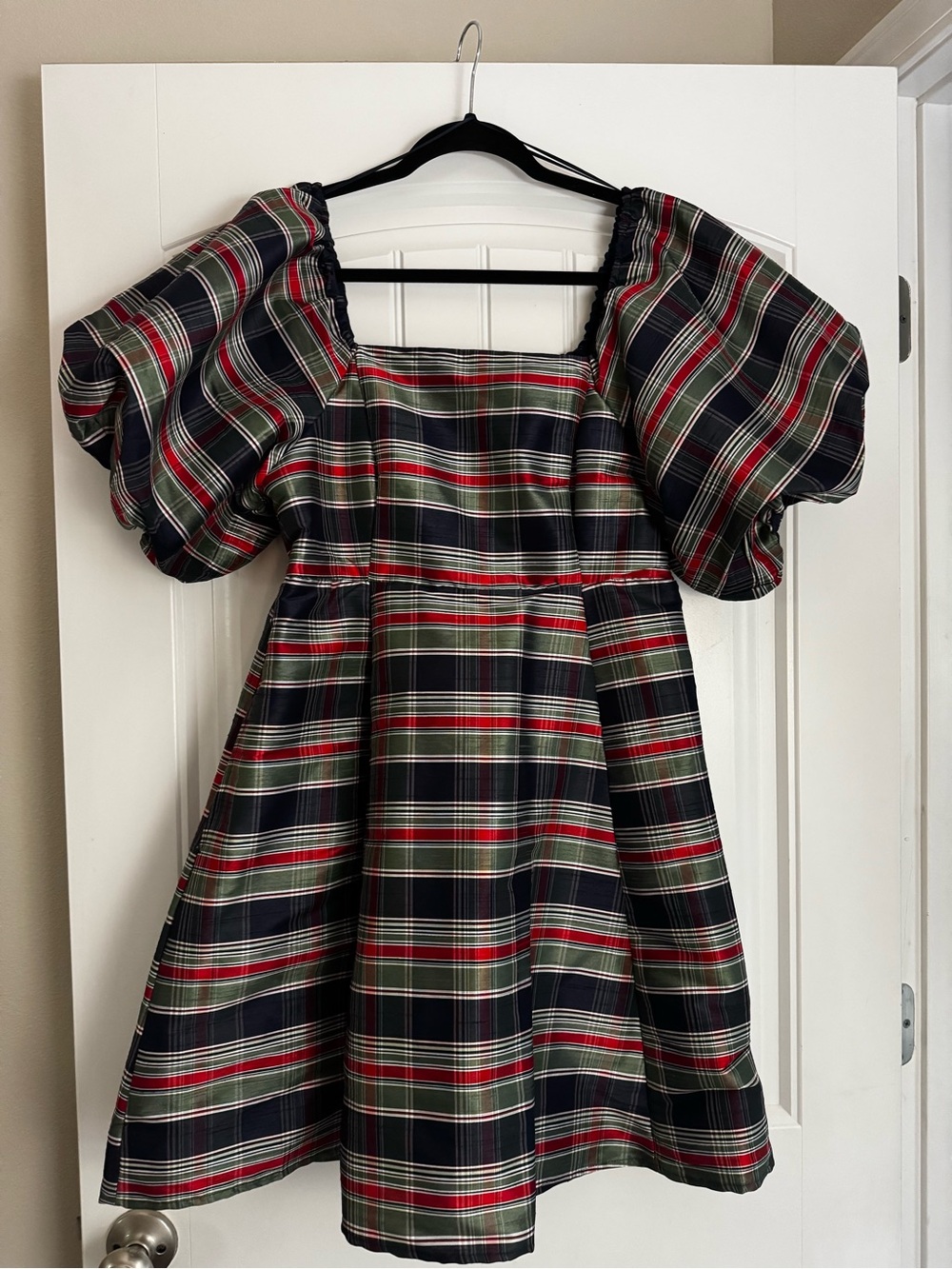 crown & ivy Plaid Puff-Sleeve Dress in Green and Red